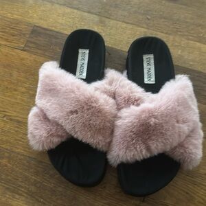 PINK STEVE MADDEN FAUX FUR AMARI SANDAL Sz7